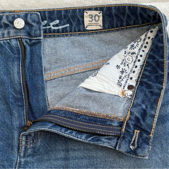 WE THE FREE Bailey Denim Mini Skirt Frayed Hem Size 30 - Picture 7 of 8